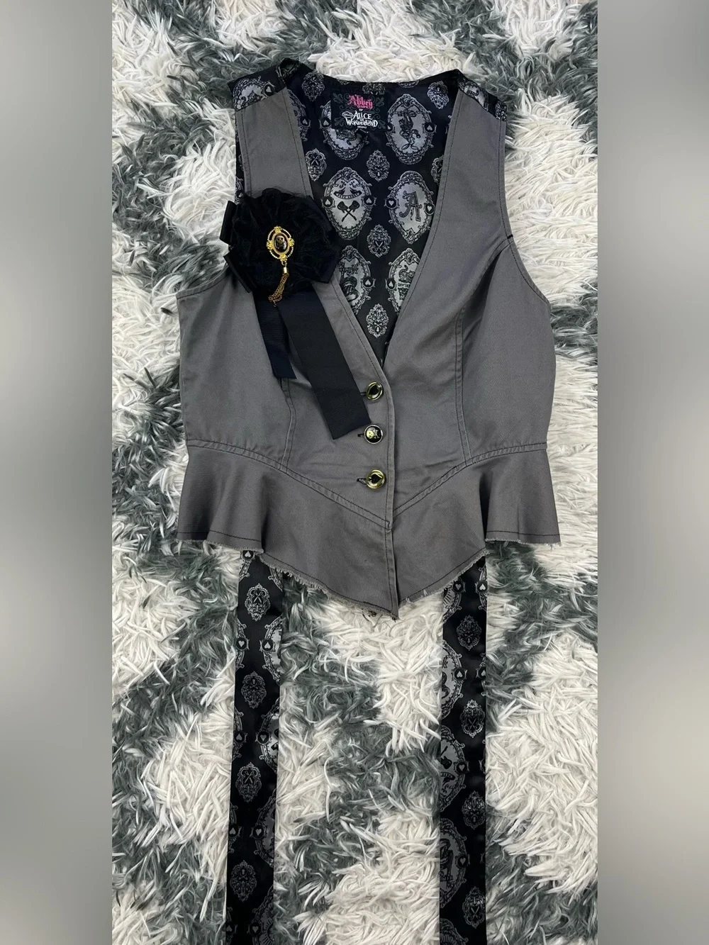 Disney Abby Dawn for Alice in Wonderland Vest Gray Size Kids Small